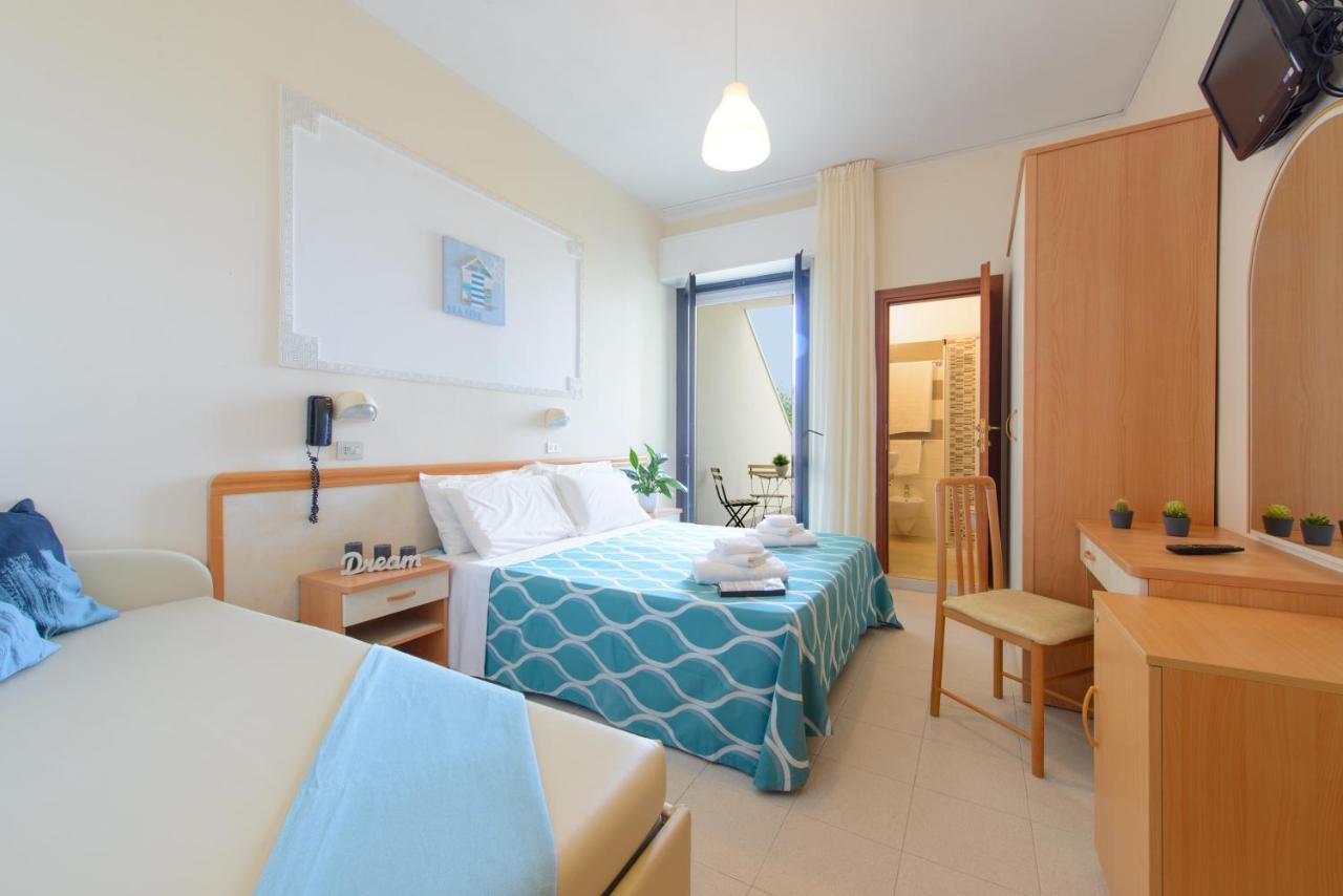 Hotel Nuova Medusa Rimini Zewnętrze zdjęcie